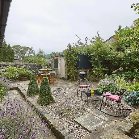 Host & - The Old Post Office * Burnsall