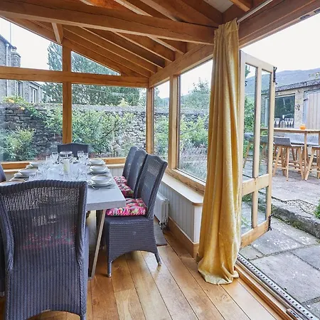 Host & - The Old Post Office *