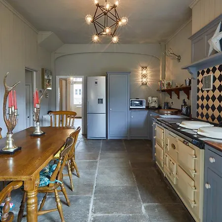 Host & - The Old Post Office