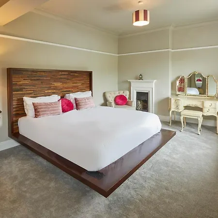 Host & - The Old Post Office בית נופש *